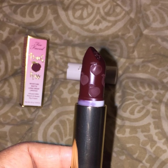 Too Faced Peach Kiss Love Is Like a Battle Field - Picture 3 of 7